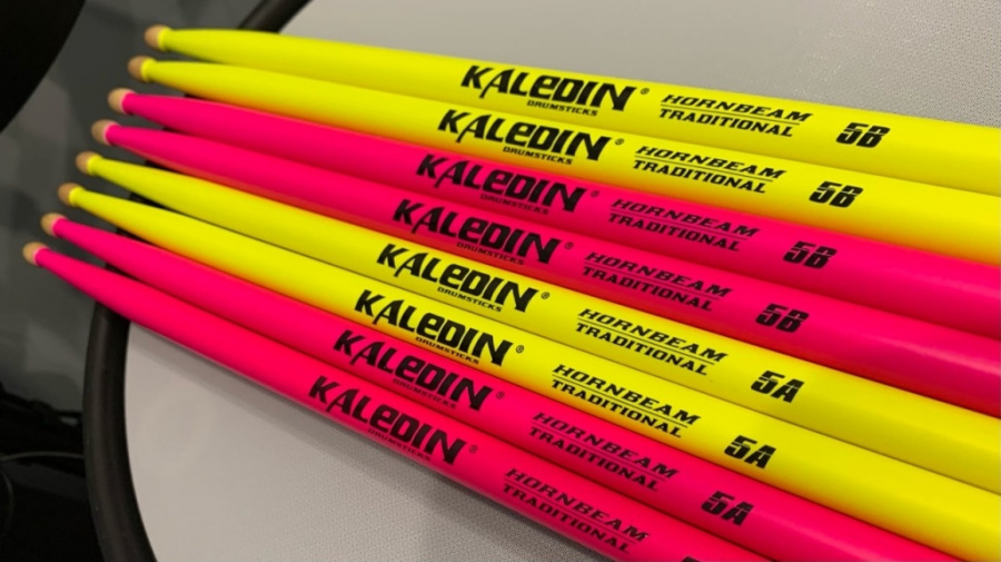 7KLHBPK5B Pink 5B Барабанные палочки, граб, флуоресцентные розовые, Kaledin Drumsticks